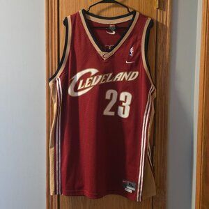 Nike Men's LeBron James Cleveland Cavaliers Jersey Size XL